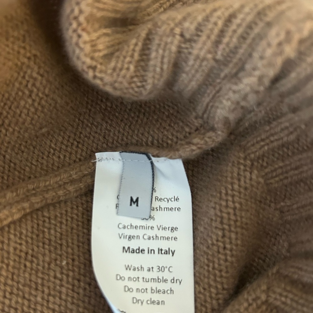 Tricot camel sweater size medium - Picture 4 of 5